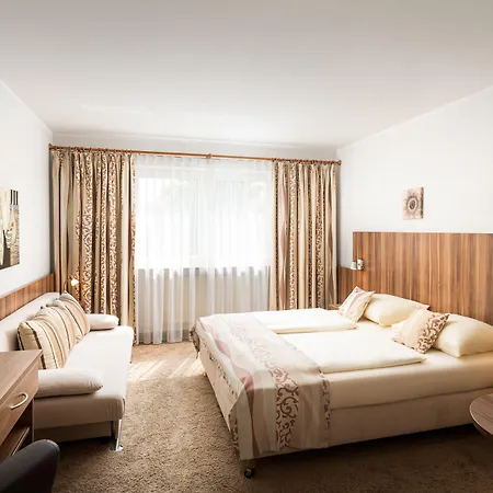 Qu Hotel, Trademark Collection By Wyndham Отель Аугсбург