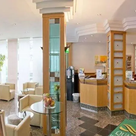 Отель Qu Hotel, Trademark Collection By Wyndham 4*