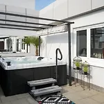 Ξενοδοχείο Qu Hotel, Trademark Collection By Wyndham 4*