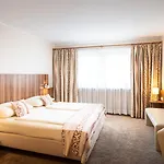 Ξενοδοχείο Qu Hotel, Trademark Collection By Wyndham 4*
