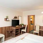 Ξενοδοχείο Qu Hotel, Trademark Collection By Wyndham 4*