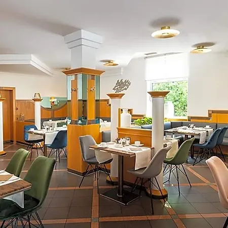 Qu Hotel, Trademark Collection By Wyndham Hotel