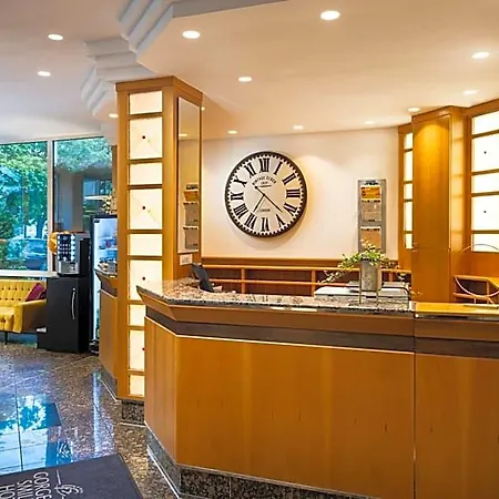 Qu Hotel, Trademark Collection By Wyndham Hotel