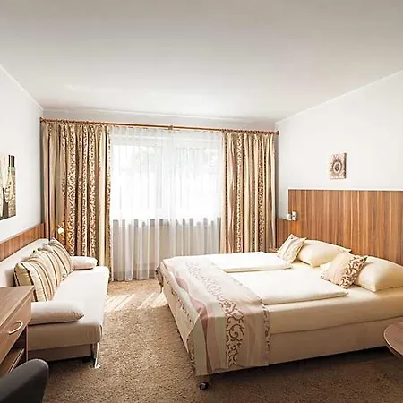 Qu Hotel, Trademark Collection By Wyndham 4* Augsburg