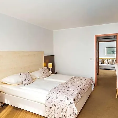 Qu Hotel, Trademark Collection By Wyndham 4* Augsburg