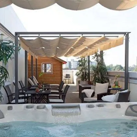 Qu Hotel, Trademark Collection By Wyndham ホテル 4*