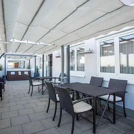 Qu 4* اوغسبورغ