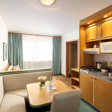 Qu Hotel 4*