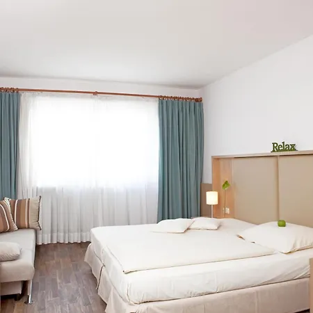 Hotel Qu 4*